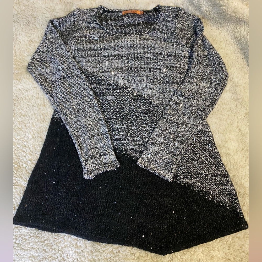 Belldini Sparkly Holiday Sweater NWOT SZ SMALL